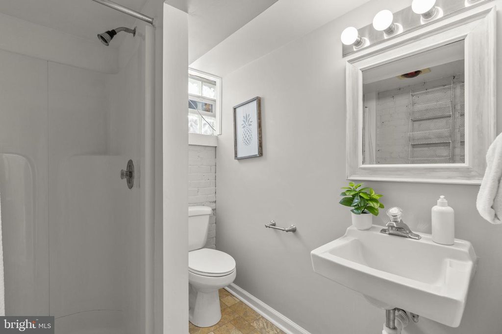 Image 29 of property listing at 4356 COLUMBIA RD, Ellicott City, MD 21042