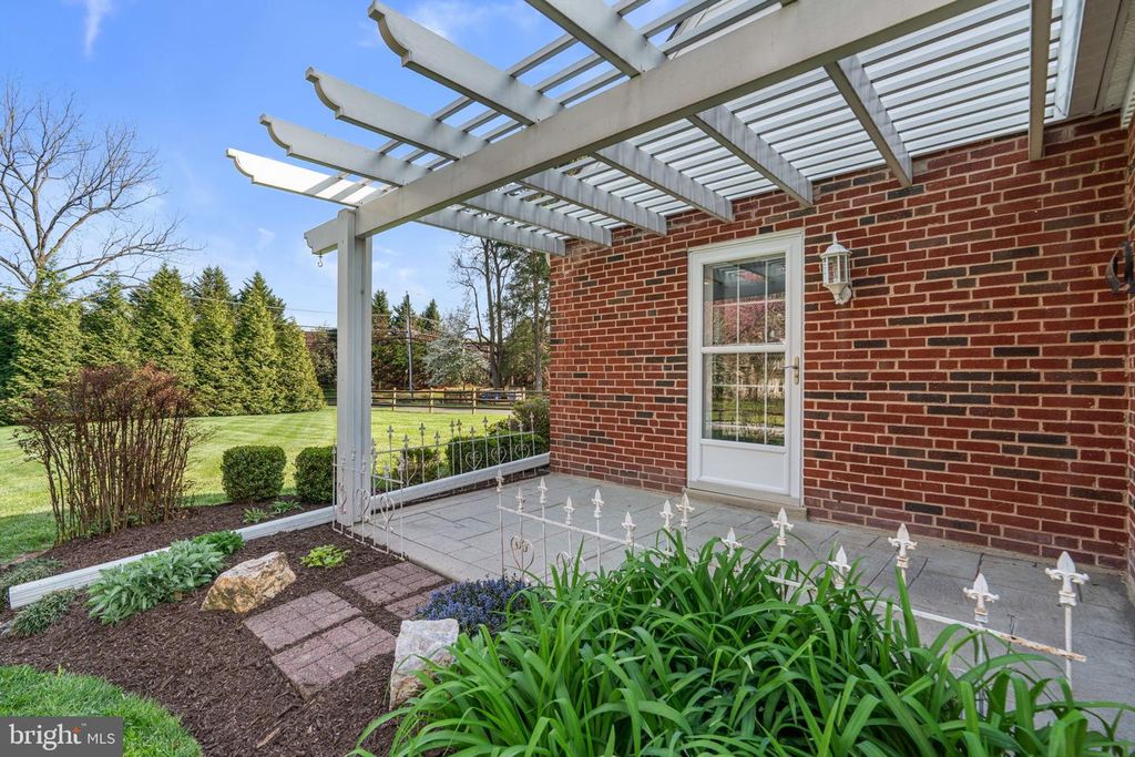 Image 33 of property listing at 4356 COLUMBIA RD, Ellicott City, MD 21042