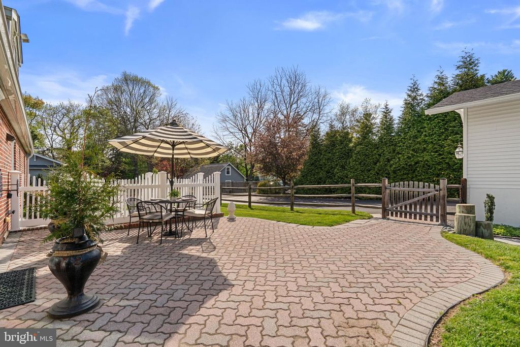 Image 35 of property listing at 4356 COLUMBIA RD, Ellicott City, MD 21042