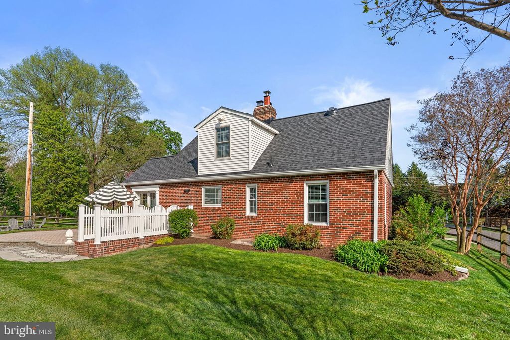 Image 38 of property listing at 4356 COLUMBIA RD, Ellicott City, MD 21042