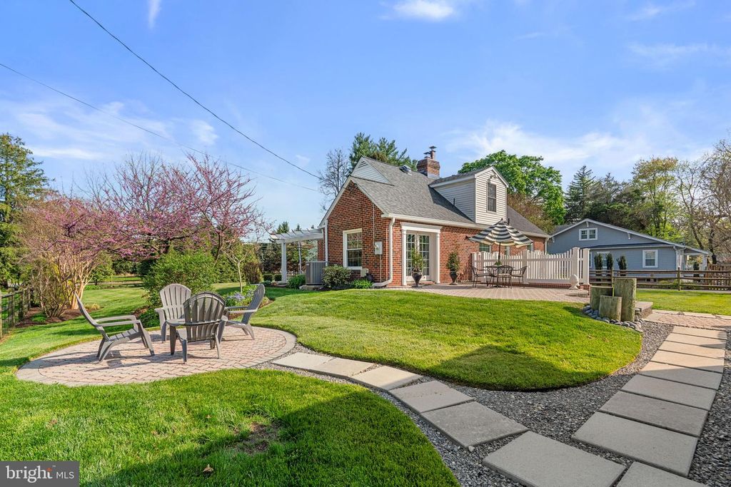 Image 40 of property listing at 4356 COLUMBIA RD, Ellicott City, MD 21042