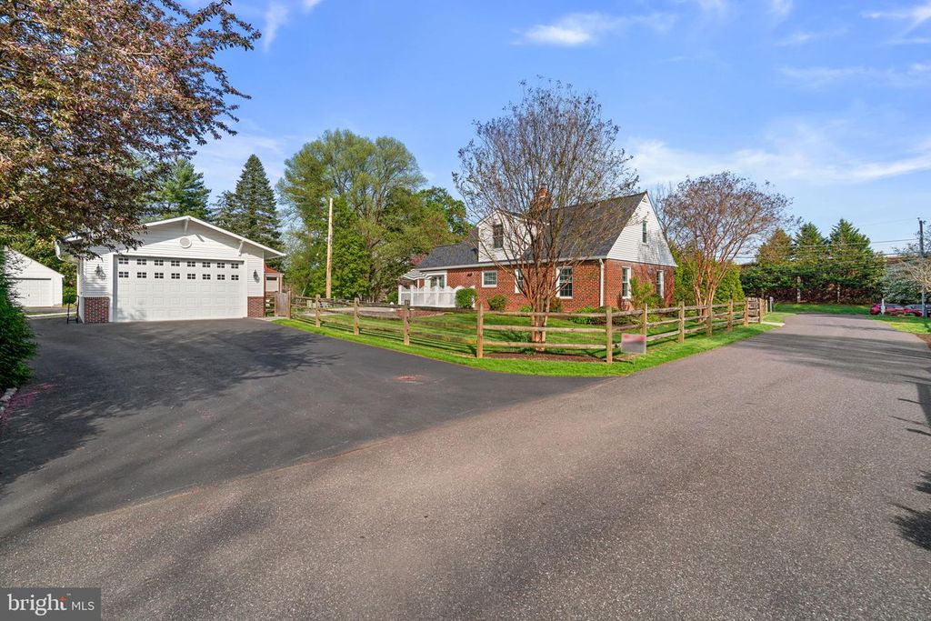 Image 43 of property listing at 4356 COLUMBIA RD, Ellicott City, MD 21042