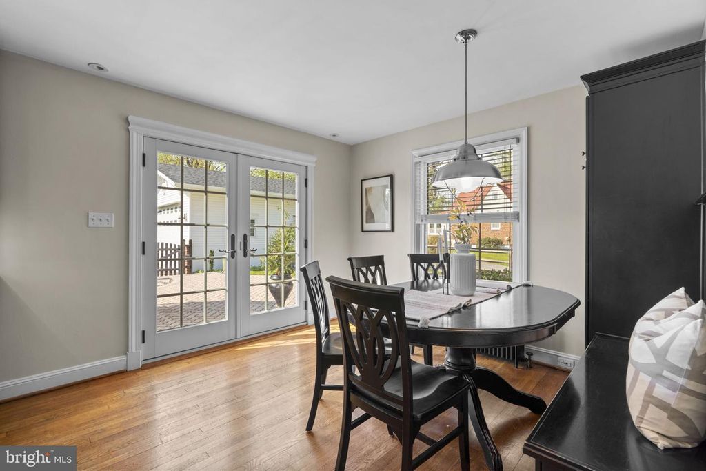 Image 7 of property listing at 4356 COLUMBIA RD, Ellicott City, MD 21042