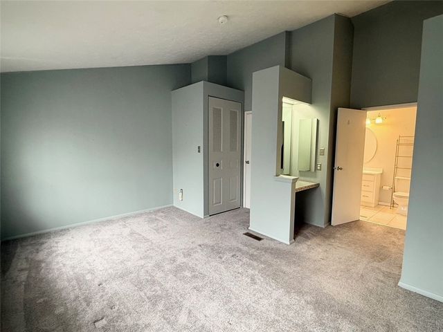 115 Saxonwald Ln, Castle Shannon, PA 15234