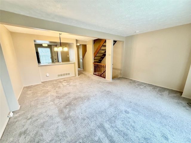 115 Saxonwald Ln, Castle Shannon, PA 15234