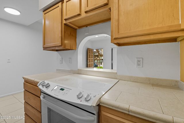 5750 N Camino Esplendora Apt 116, Tucson, AZ 85718