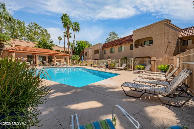 5750 N Camino Esplendora Apt 116, Tucson, AZ 85718