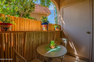 5750 N Camino Esplendora Apt 116, Tucson, AZ 85718