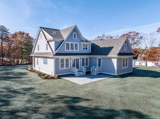 21 Manor Drive, East Sandwich, MA 02537
