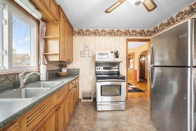800 Menomonee AVENUE, South Milwaukee, WI 53172