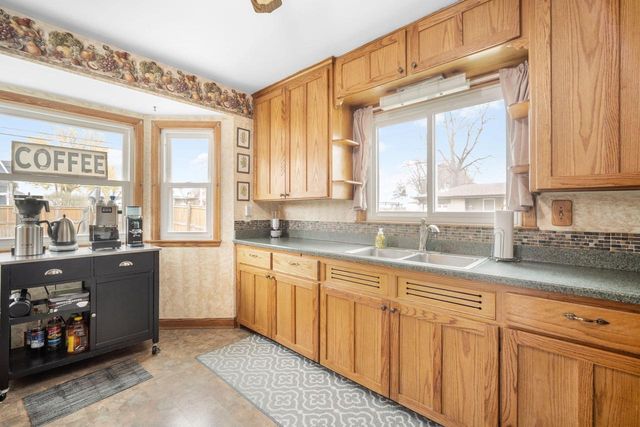 800 Menomonee AVENUE, South Milwaukee, WI 53172