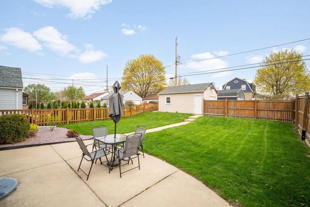 800 Menomonee AVENUE, South Milwaukee, WI 53172
