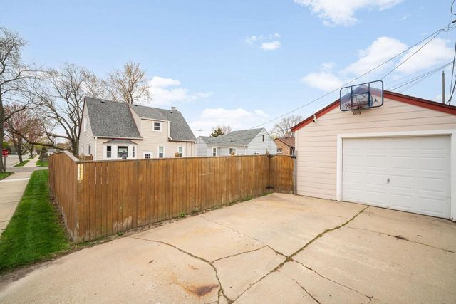 800 Menomonee AVENUE, South Milwaukee, WI 53172