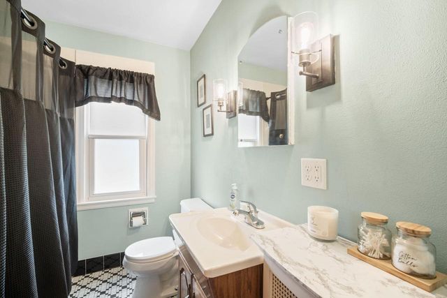 800 Menomonee AVENUE, South Milwaukee, WI 53172