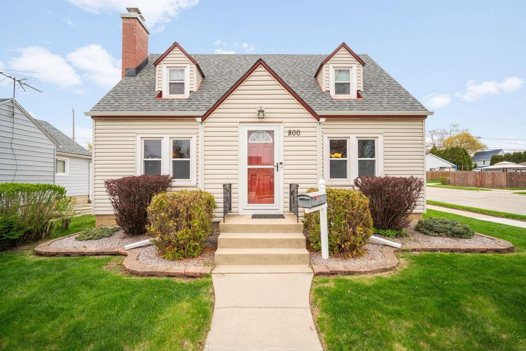 800 Menomonee AVENUE, South Milwaukee, WI 53172