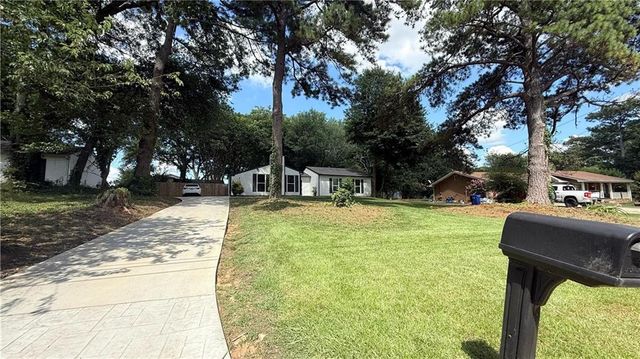 980 Hilltop Court, Lawrenceville, GA 30045