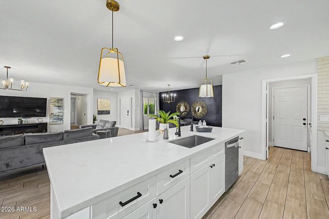 1882 E LOMA VISTA Drive, Tempe, AZ 85282
