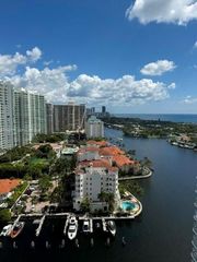 19707 Turnberry Way 24B, Aventura, FL 33180