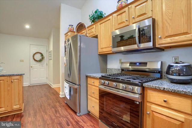 387 SCHAFFNER DR, Harrisburg, PA 17112