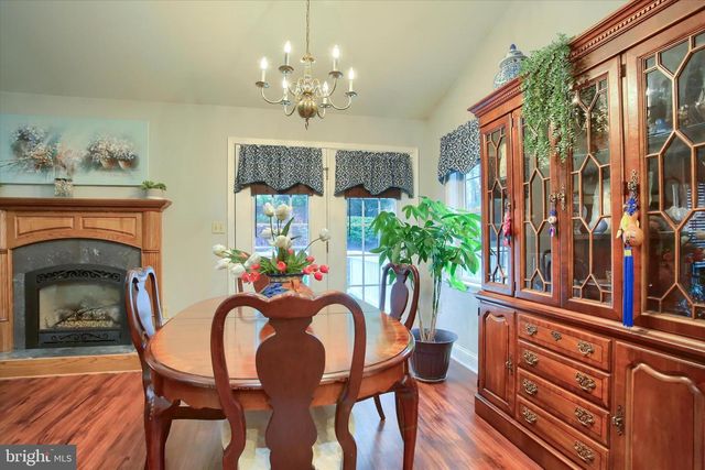 387 SCHAFFNER DR, Harrisburg, PA 17112