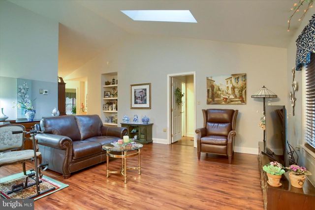 387 SCHAFFNER DR, Harrisburg, PA 17112