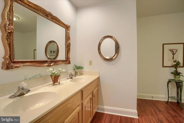 387 SCHAFFNER DR, Harrisburg, PA 17112