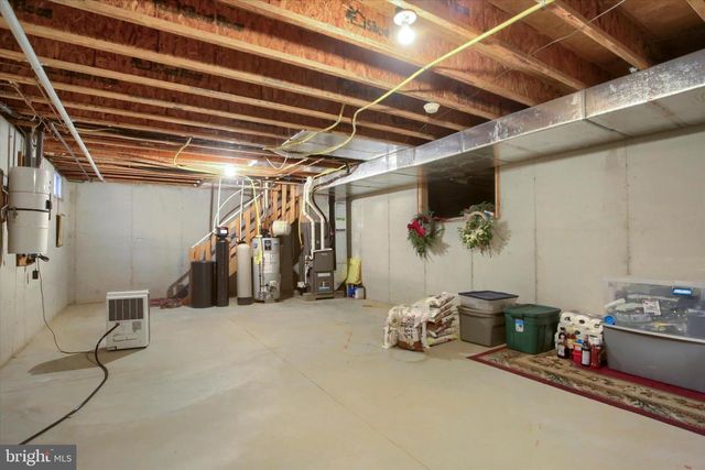 387 SCHAFFNER DR, Harrisburg, PA 17112