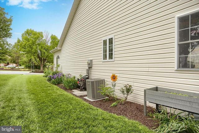 387 SCHAFFNER DR, Harrisburg, PA 17112