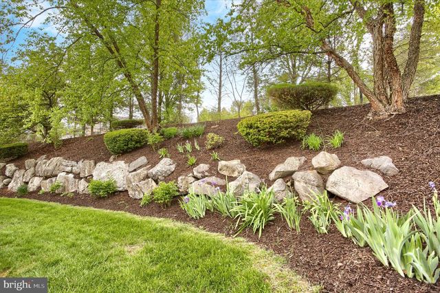 387 SCHAFFNER DR, Harrisburg, PA 17112