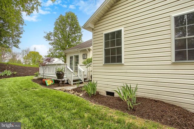387 SCHAFFNER DR, Harrisburg, PA 17112