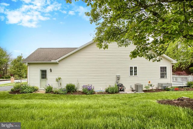 387 SCHAFFNER DR, Harrisburg, PA 17112