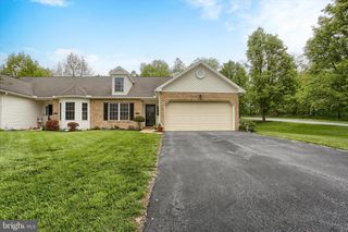 387 SCHAFFNER DR, Harrisburg, PA 17112