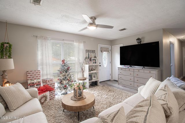 15616 Belmont Drive, Biloxi, MS 39532