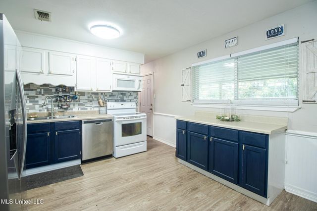 15616 Belmont Drive, Biloxi, MS 39532