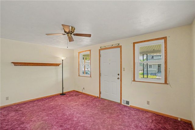 215 Acme Ave, Harmar, PA 15024
