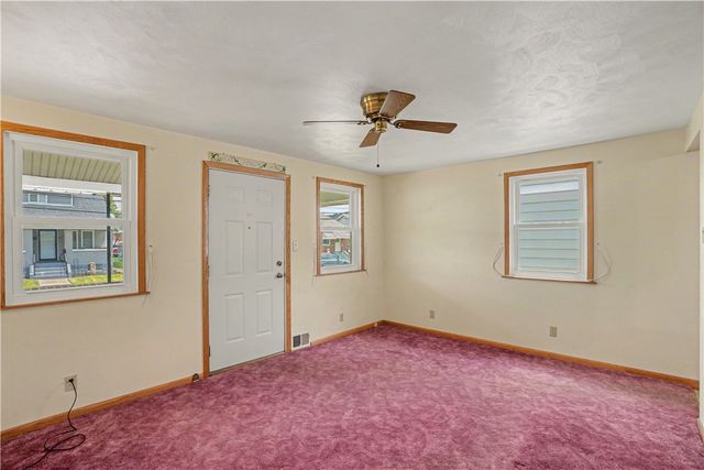 215 Acme Ave, Harmar, PA 15024