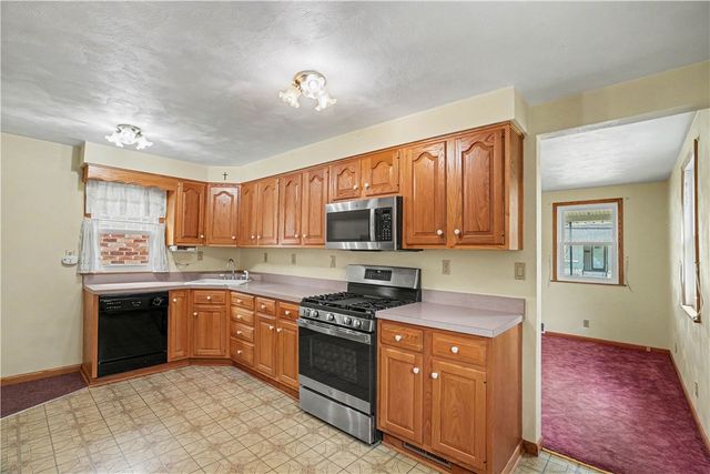 215 Acme Ave, Harmar, PA 15024
