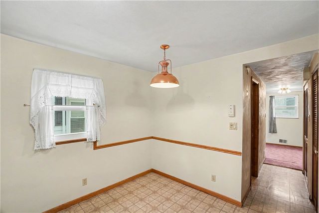 215 Acme Ave, Harmar, PA 15024