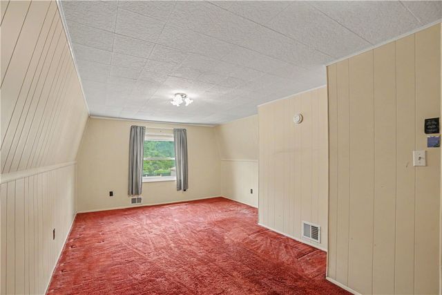 215 Acme Ave, Harmar, PA 15024