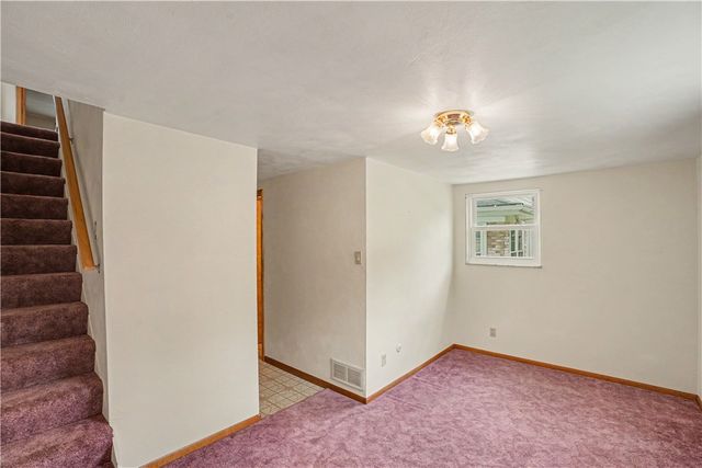 215 Acme Ave, Harmar, PA 15024
