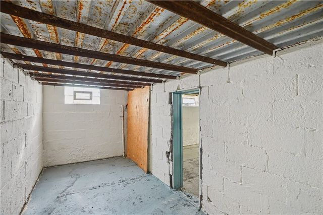 215 Acme Ave, Harmar, PA 15024