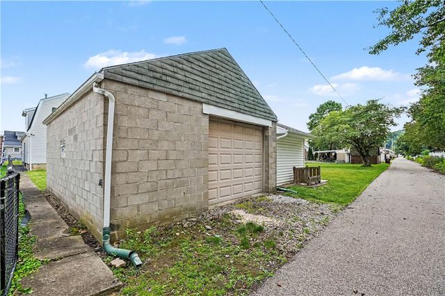 215 Acme Ave, Harmar, PA 15024
