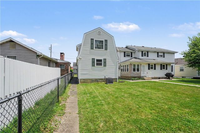 215 Acme Ave, Harmar, PA 15024