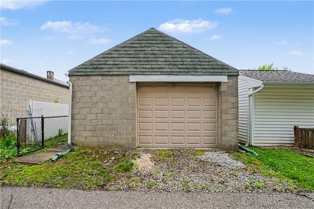 215 Acme Ave, Harmar, PA 15024