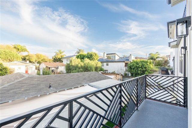 110 S Irena Avenue B, Redondo Beach, CA 90277