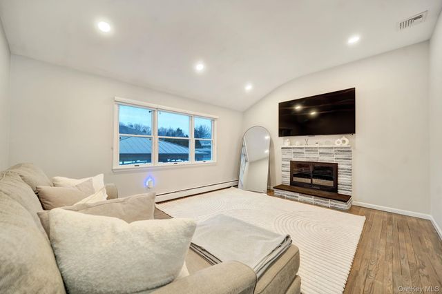 2550 Natta Boulevard, Bellmore, NY 11710