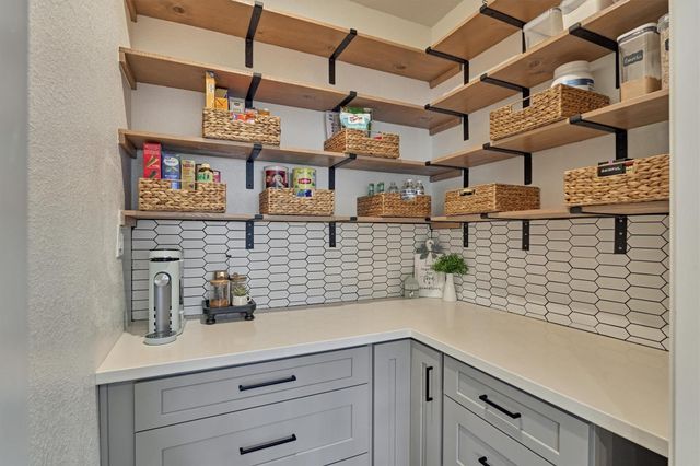 21433 Kings Guild Lane, Kingwood, TX 77339