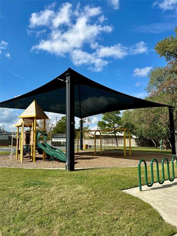 21433 Kings Guild Lane, Kingwood, TX 77339