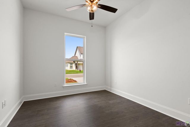 1150 Ivy Ct, Denham Springs, LA 70726