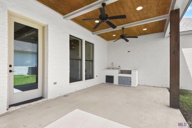 1150 Ivy Ct, Denham Springs, LA 70726